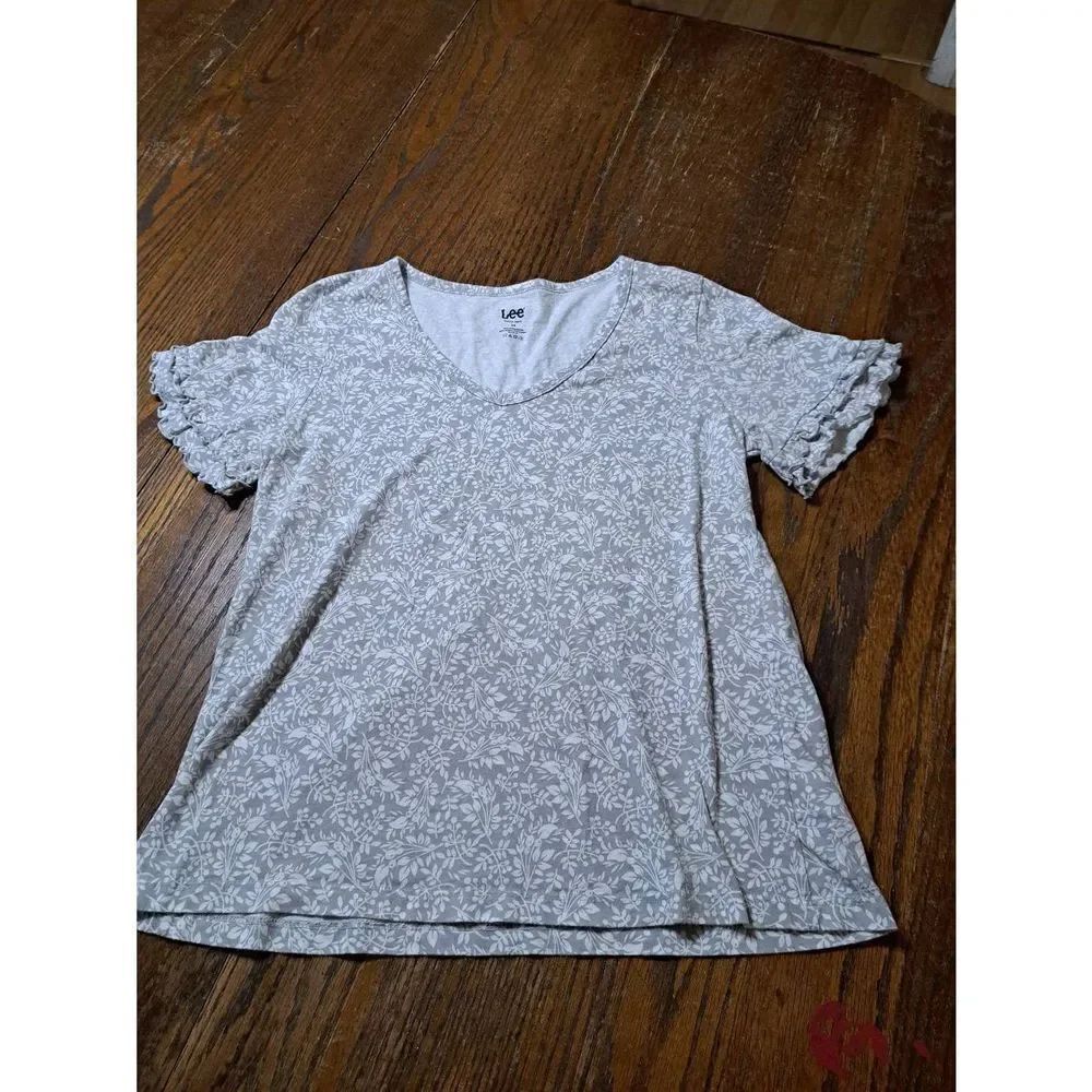 Medium Lee Grey White Floral Short Ruffle Sleeve Cotton Pullover Shirt Top